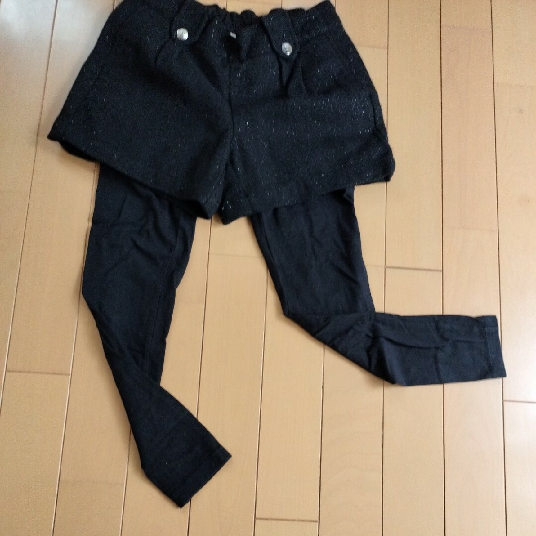 GAP(ギャップ)の美品★GAP★ラメ入りショートパンツ＆★ユニクロ★スパッツ キッズ/ベビー/マタニティのキッズ服女の子用(90cm~)(パンツ/スパッツ)の商品写真