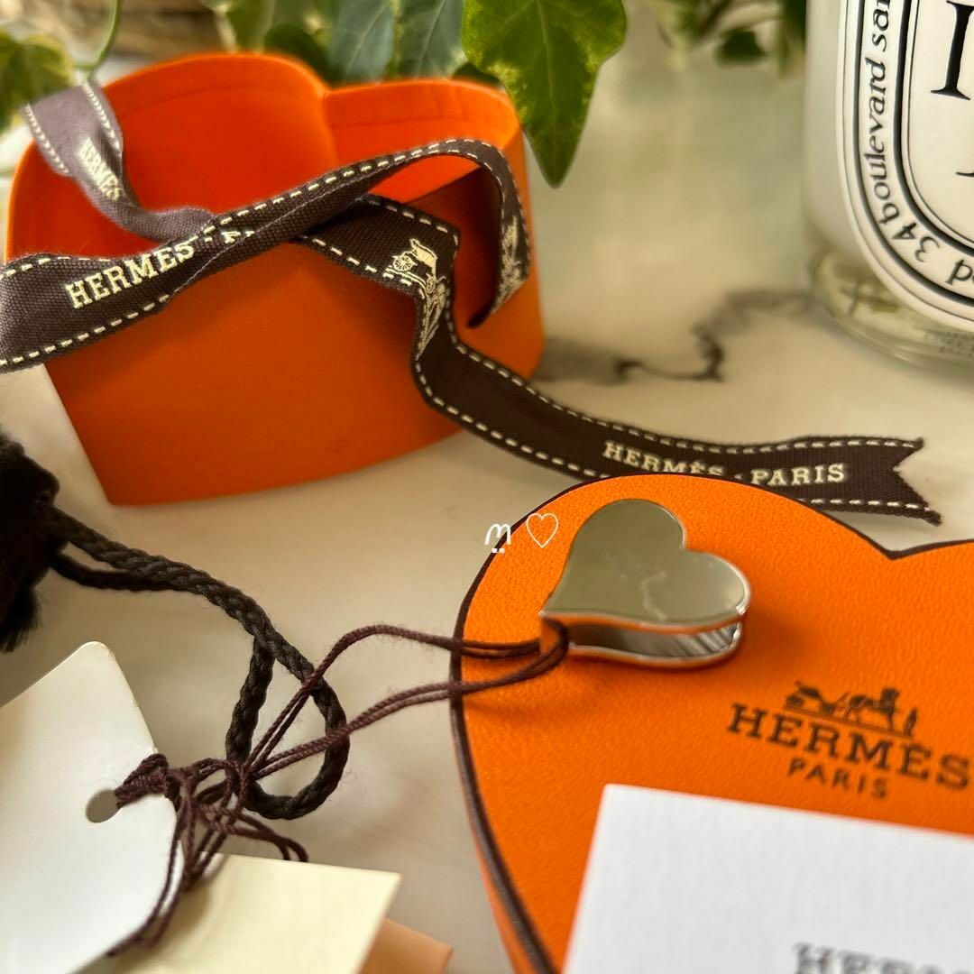 Hermes - 新品 HERMESエルメス ハート型ツイリーリング ティータイム
