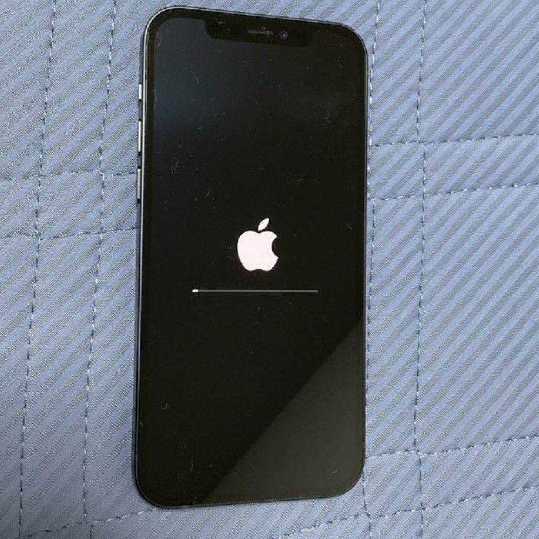 ブラックSIMフリーアップル iPhone12 64GB ブラック au