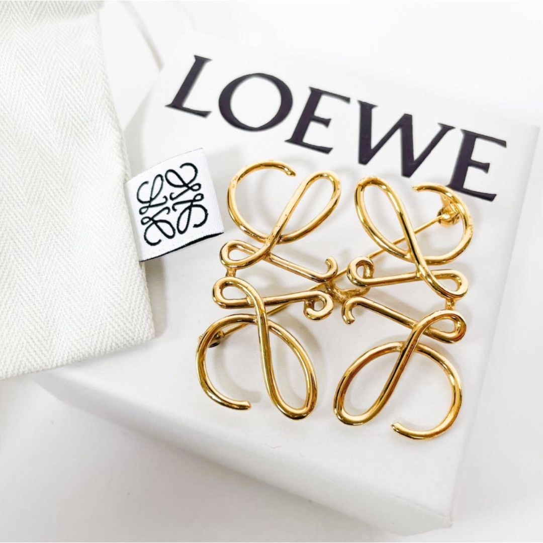 【美品】LOEWEアナグラム ブローチ ロエベレディース