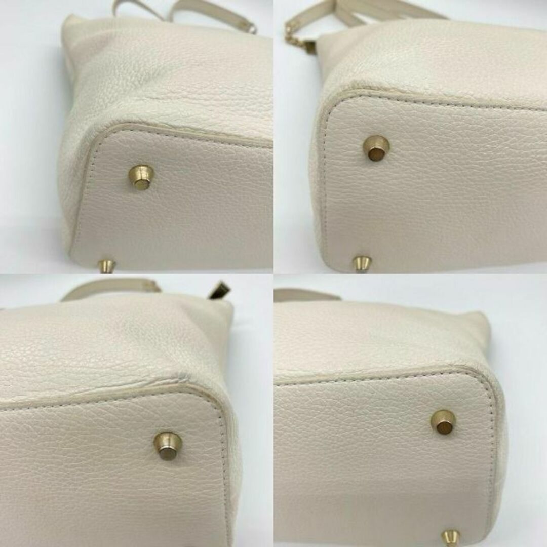 ✨美品✨FURLA フルラ Julia ジュリア チェーン トートバッグ 白 ✨美品✨FURLA フルラ Julia ジュリア チェーン トートバッグ 白