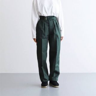 ヤエカ(YAECA)のLENO DOUBLE BELTED GURKHA TROUSERS(カジュアルパンツ)