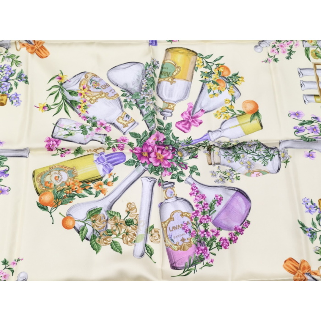 GUCCI - GUCCI スカーフ 香水柄 シルク100% イエローの通販 by GUCCI - GUCCI スカーフ 香水柄 シルク100% イエローの通販 by