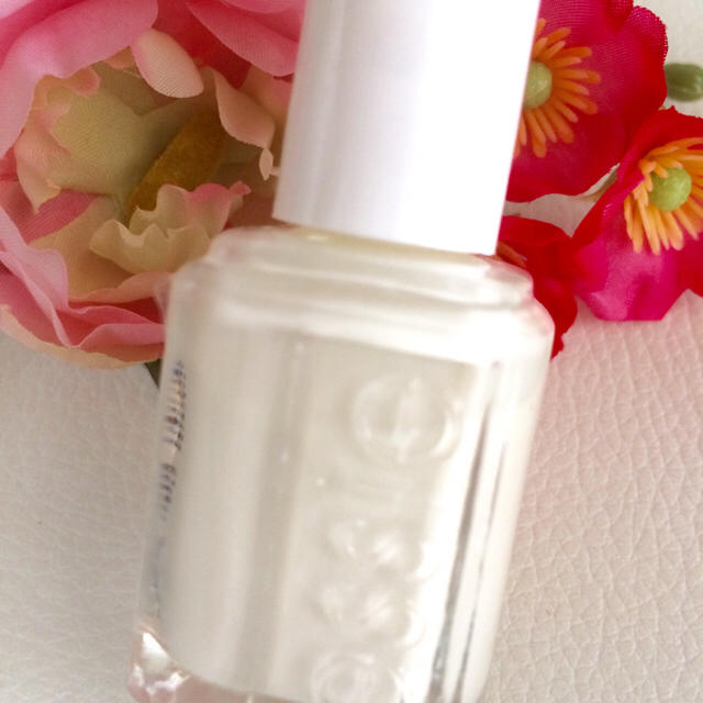  ❤️essie❤️ネイルポリッシュ 10 BLANC   コスメ/美容のネイル(マニキュア)の商品写真