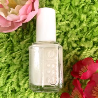  ❤️essie❤️ネイルポリッシュ 10 BLANC  (マニキュア)