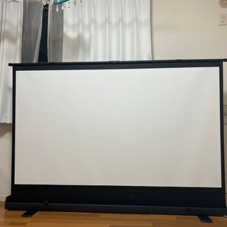 80インチ プロジェクター スクリーン 格納 自立式の通販 by j's shop