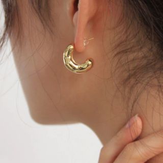 アダムエロぺ(Adam et Rope')のMetal nuance gold pierce No.550(ピアス)