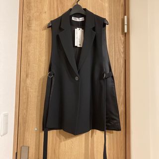 ザラ(ZARA)のZARA ジレ　新品未使用(ベスト/ジレ)