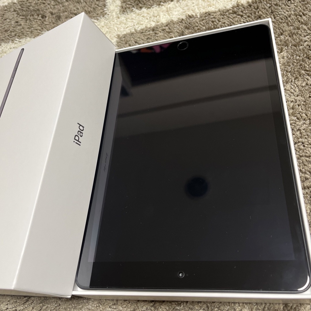 数回使用☆iPad 第8世代 WiFi 128GB ｽﾍﾟｰｽｸﾞﾚｲ