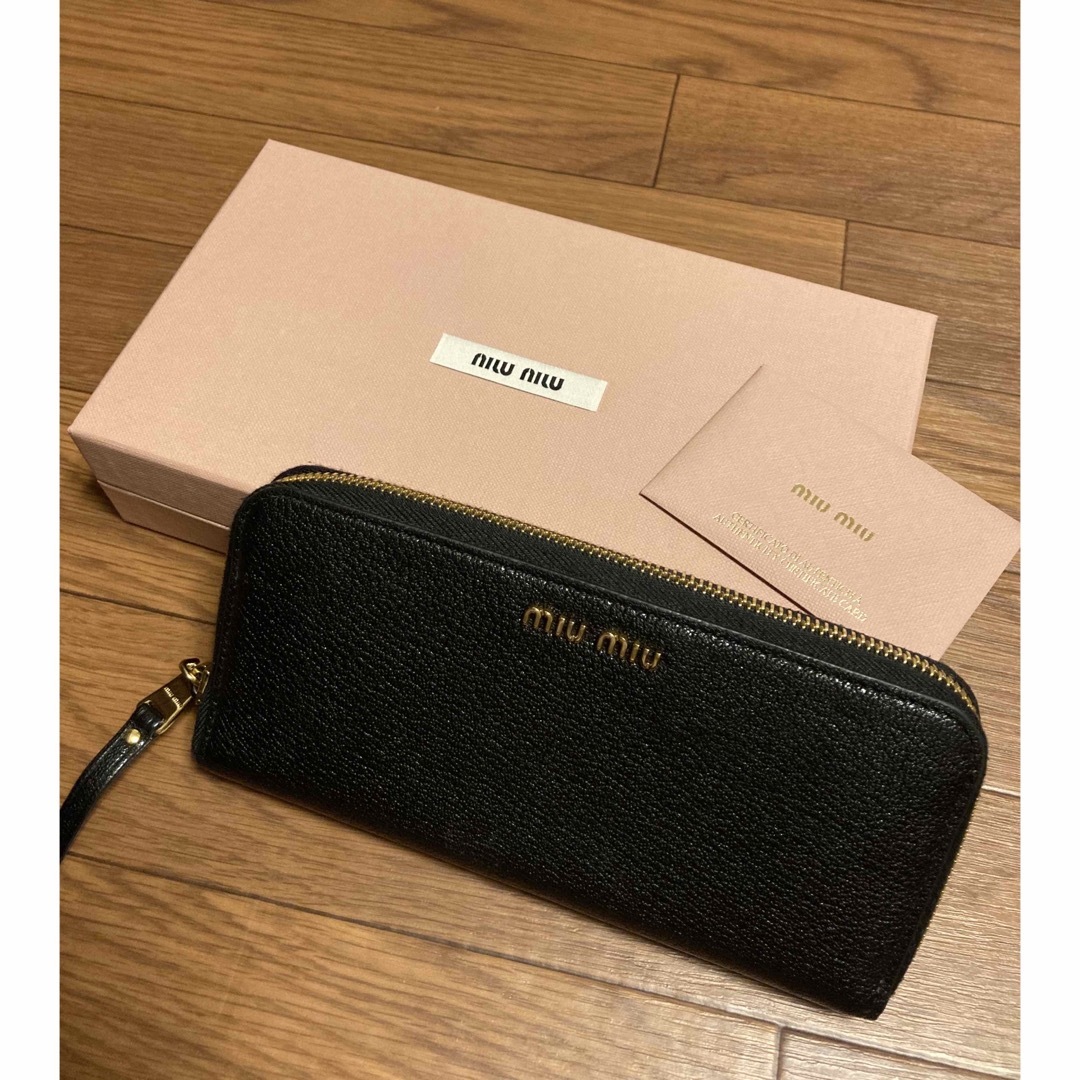 MIU MIU 長財布-