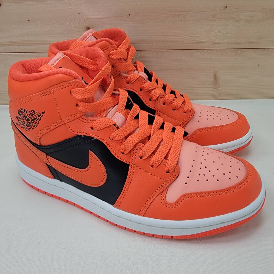 Jordan Brand(NIKE) - ナイキ ウィメンズ エアジョーダン1ミッド