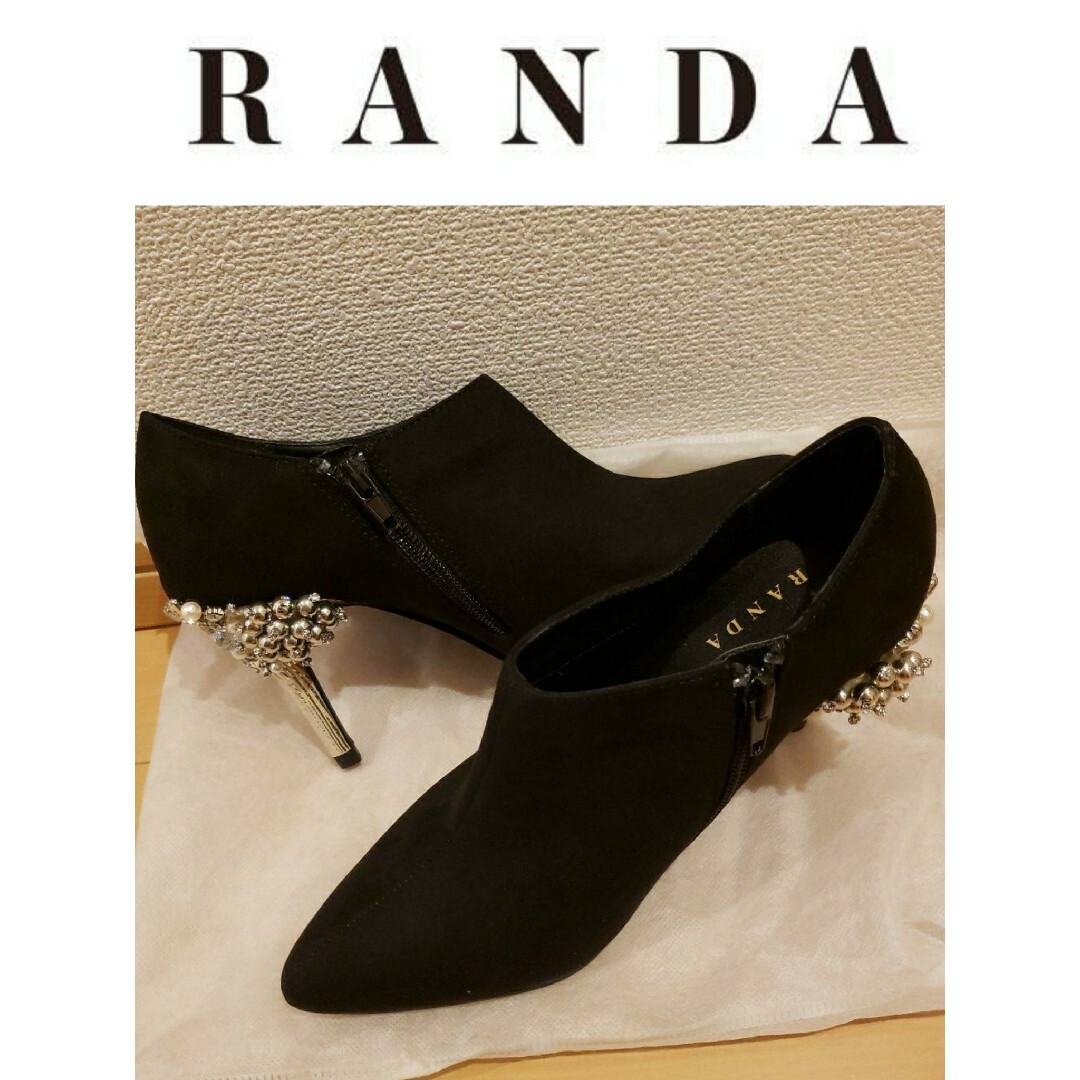 RANDA(ランダ)のランダ　ビジュー　キラキラ　ダイア　ピンヒール　ヒール　スエード　ショートブーツ レディースの靴/シューズ(ブーツ)の商品写真