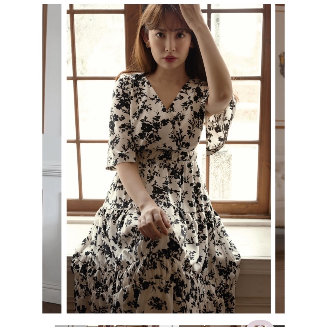 herlipto MonotoneFloral Slit SleeveDress