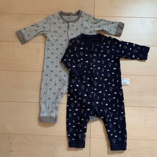 ユニクロ(UNIQLO)の2枚セット　UNIQLO ベビー　ロンパース　カバーオール　(ロンパース)