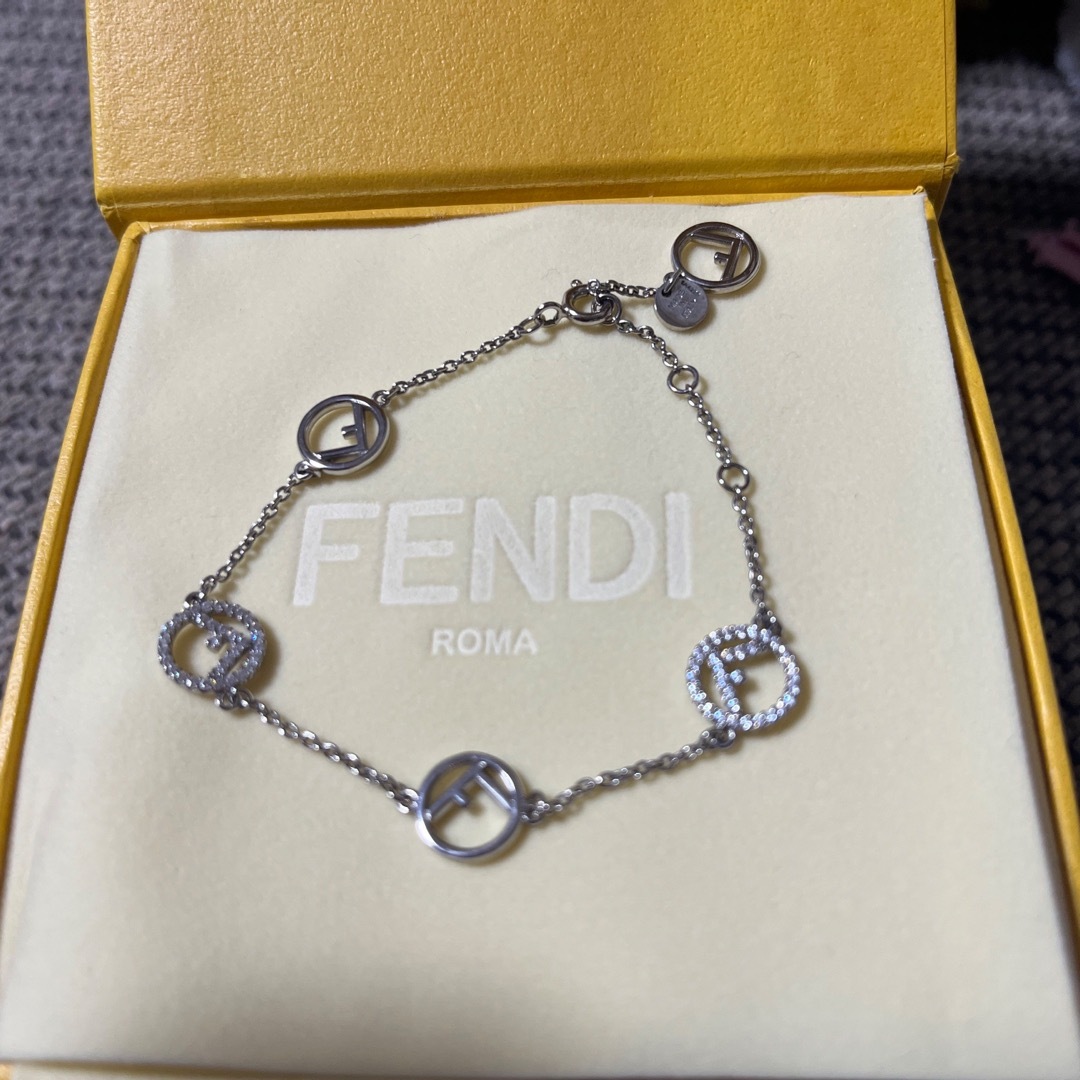 エフイズブレスレット FENDI