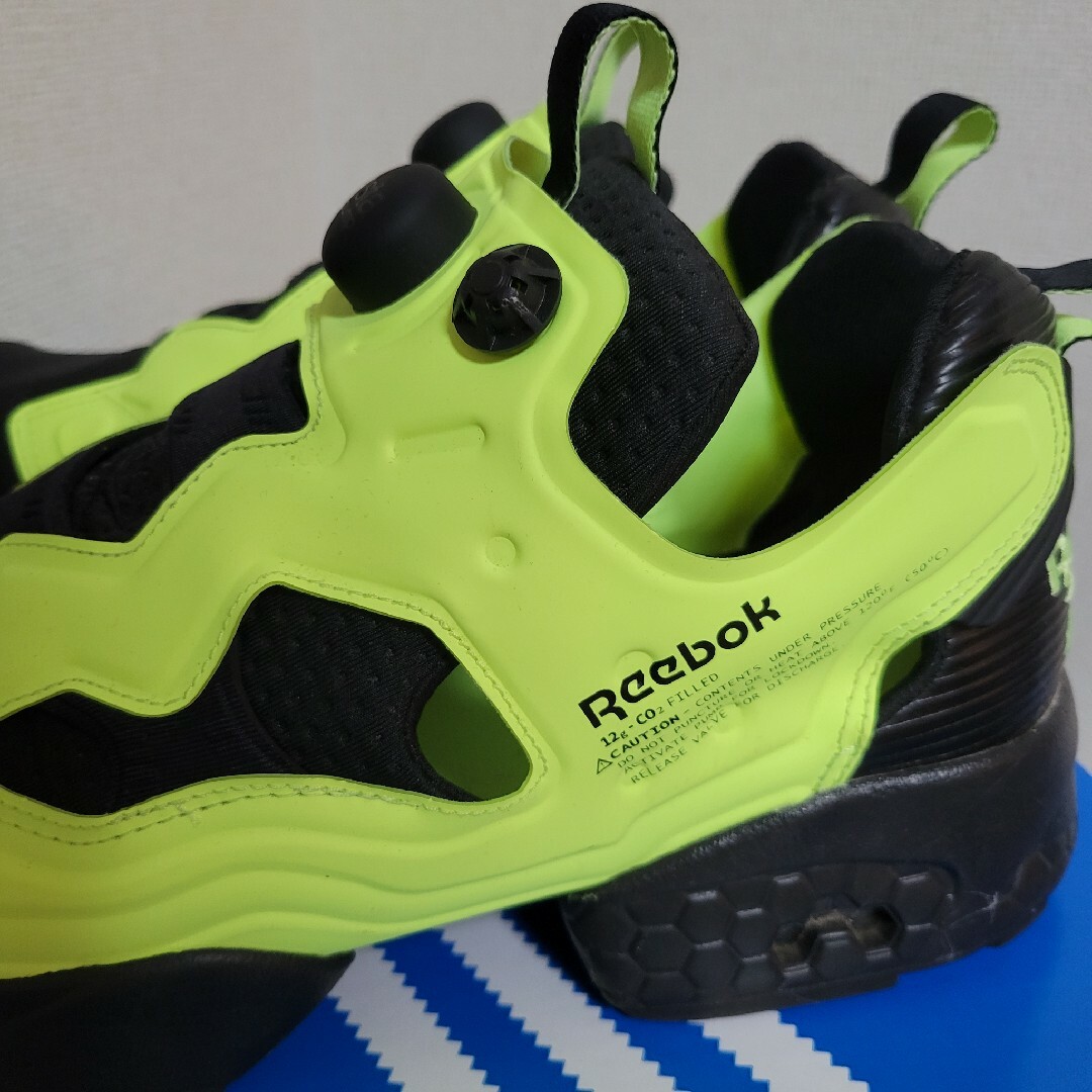 Reebok(リーボック)のインスタポンプフューリー メンズの靴/シューズ(スニーカー)の商品写真