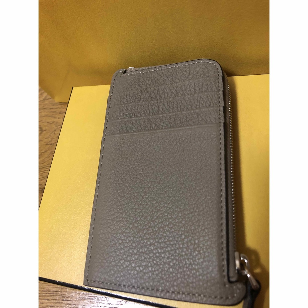 新品未使用 FENDI カードケース フェンディピーカブー-