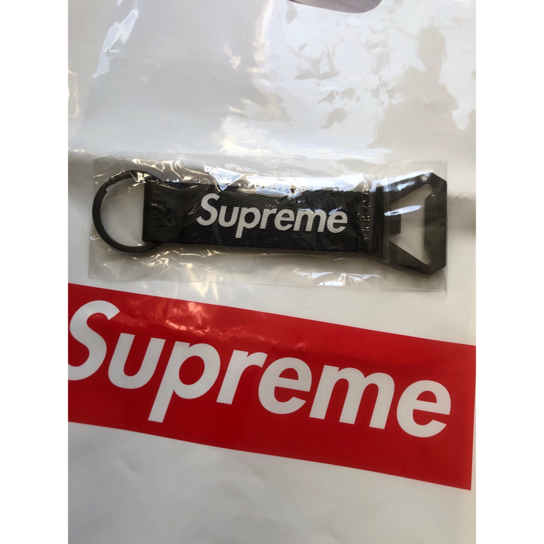 Supreme Supreme Bottle Opener Webbing Keychain Red 