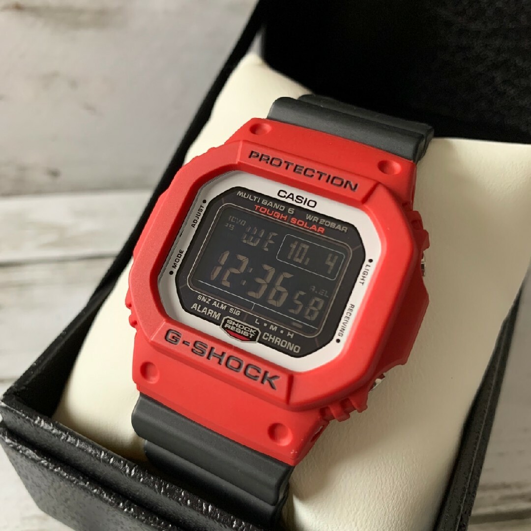 美品 カシオ G-SHOCK GW-M5610 RB-4JF 電波時計