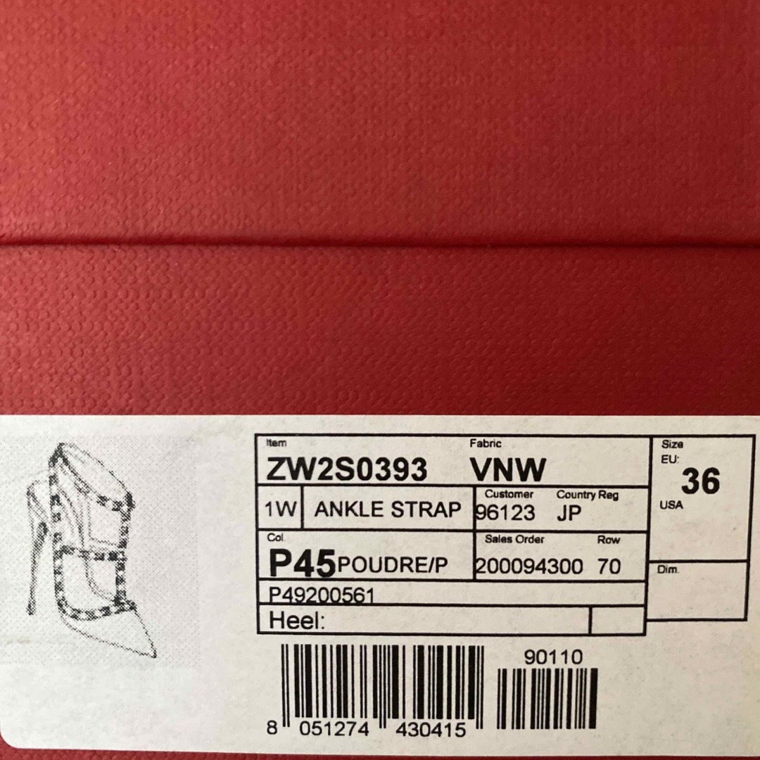VALENTINO - バレンティノ♡スタッズヒール定価12万の通販 by VALENTINO - バレンティノ♡スタッズヒール定価12万の通販 by