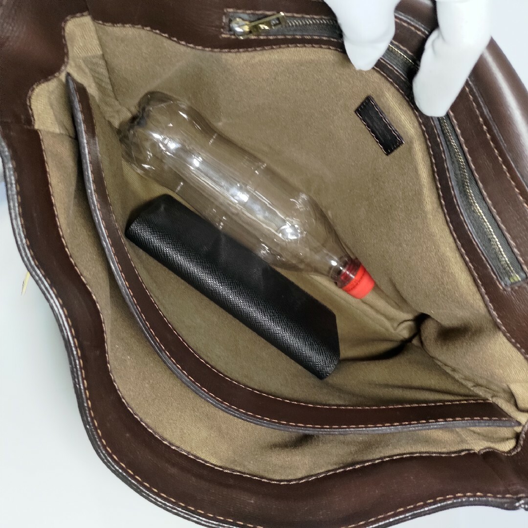 LOUIS VUITTON - ✨極美品✨ルイ・ヴィトン、オマハ、レザー LOUIS VUITTON - ✨極美品✨ルイ・ヴィトン、オマハ、レザー