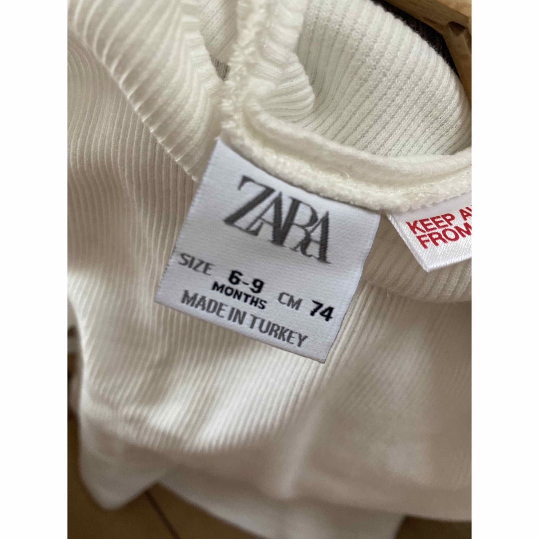 ZARA(ザラ)のZARA カットソー キッズ/ベビー/マタニティのベビー服(~85cm)(Ｔシャツ)の商品写真