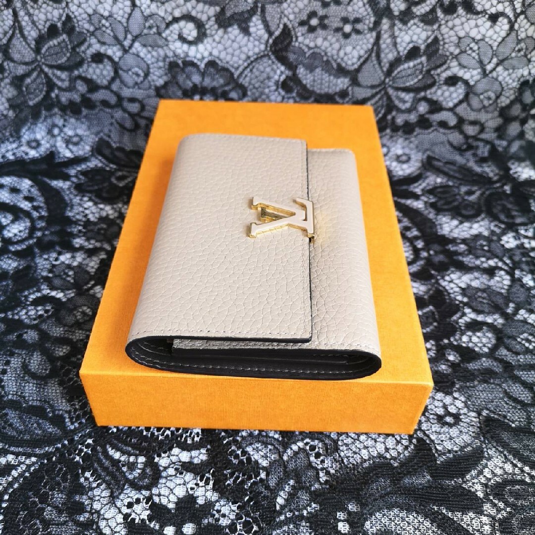 LOUIS VUITTON - 1ヶ月使用・ルイヴィトン 財布 キーケースの通販 by