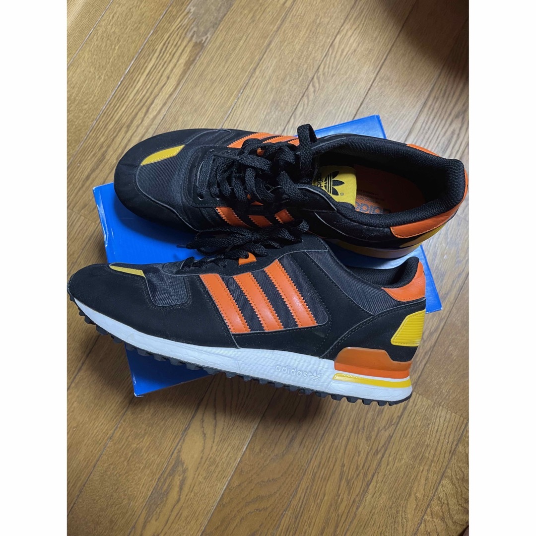 美品 希少品 希少色 アディダス ZX700 スニーカー