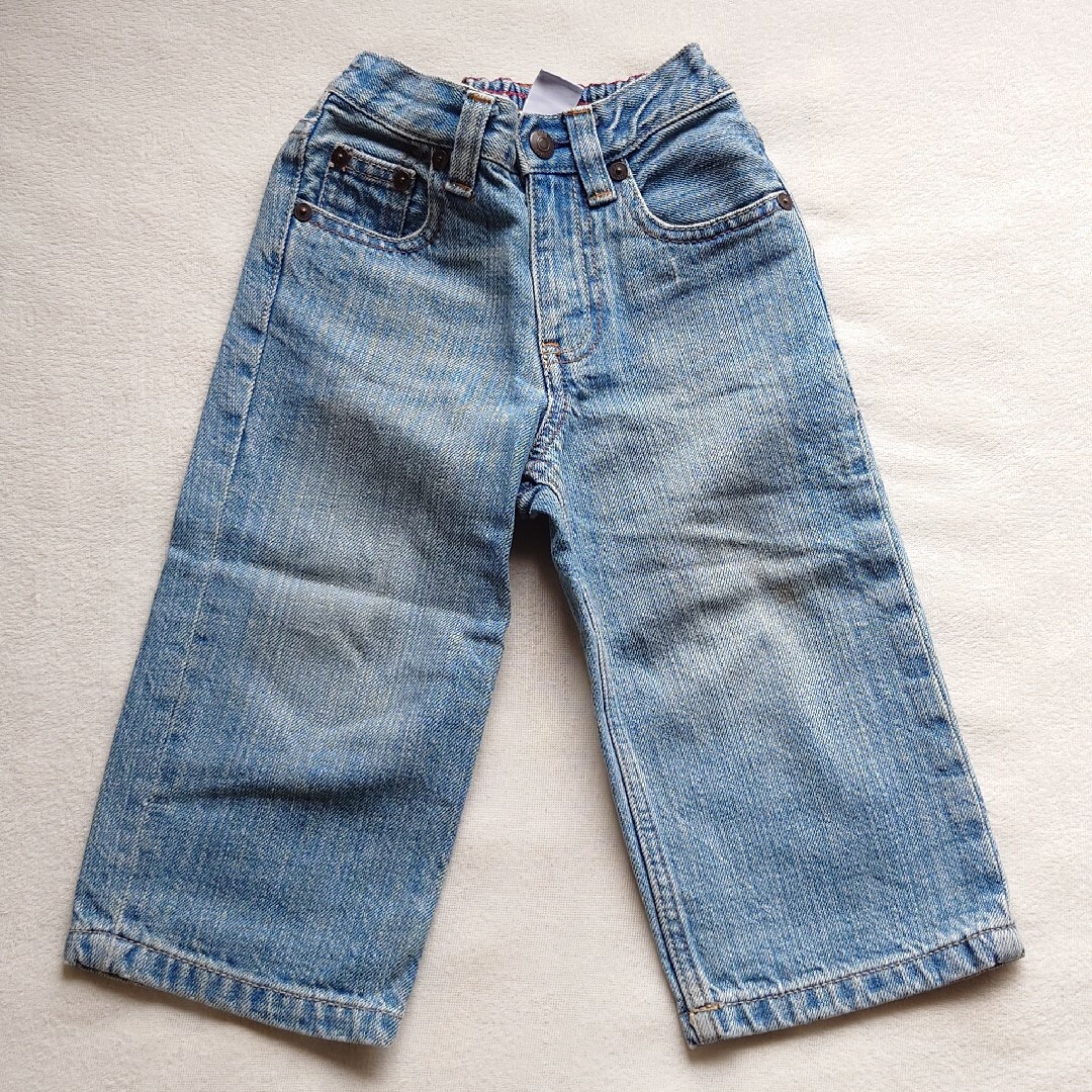 babyGAP(ベビーギャップ)のmベビーギャップ　デニムパンツ　90cm キッズ/ベビー/マタニティのキッズ服男の子用(90cm~)(パンツ/スパッツ)の商品写真