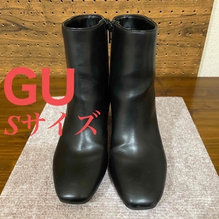 ジーユー(GU)のGU ショートブーツ　ブラック　Sサイズ(ブーツ)