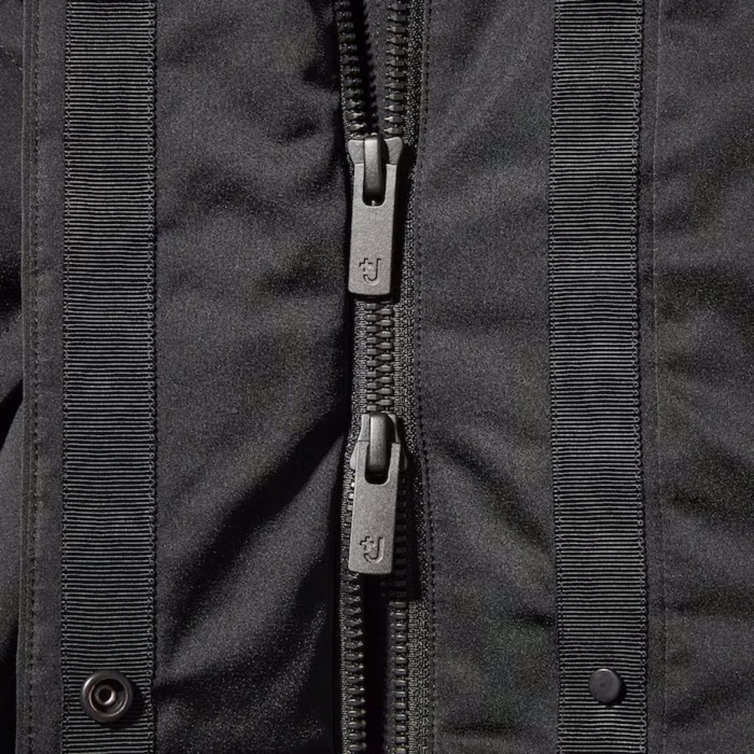Jil Sander(ジルサンダー)の新品未使用 +J ダウンショートコート 黒 L UNIQLO ジルサンダー レディースのジャケット/アウター(ダウンコート)の商品写真