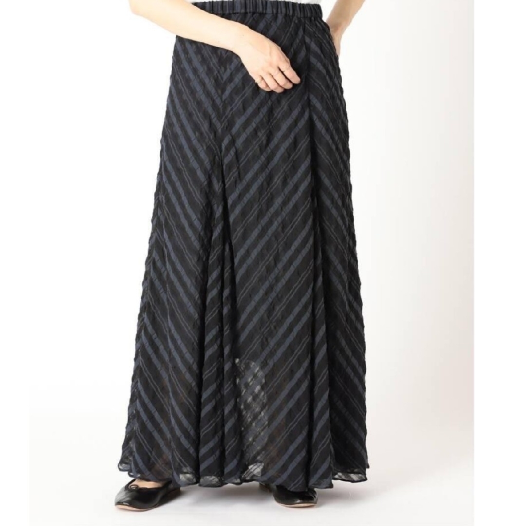 IENA(イエナ)のIENA シアーチェックフレアマキシスカート 38 ネイビー レディースのスカート(ロングスカート)の商品写真