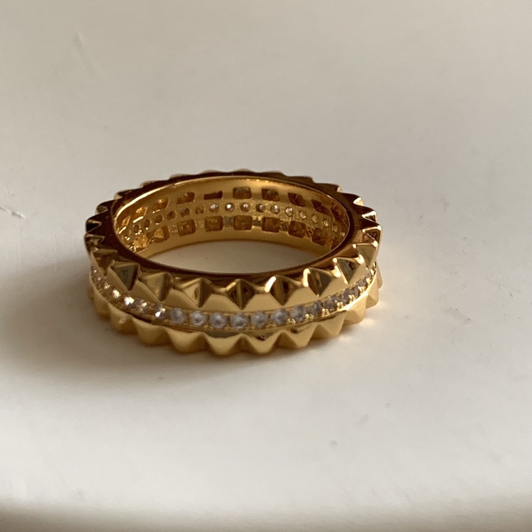 czダイヤ  トゲトゲ　リング　ゴールド レディースのアクセサリー(リング(指輪))の商品写真