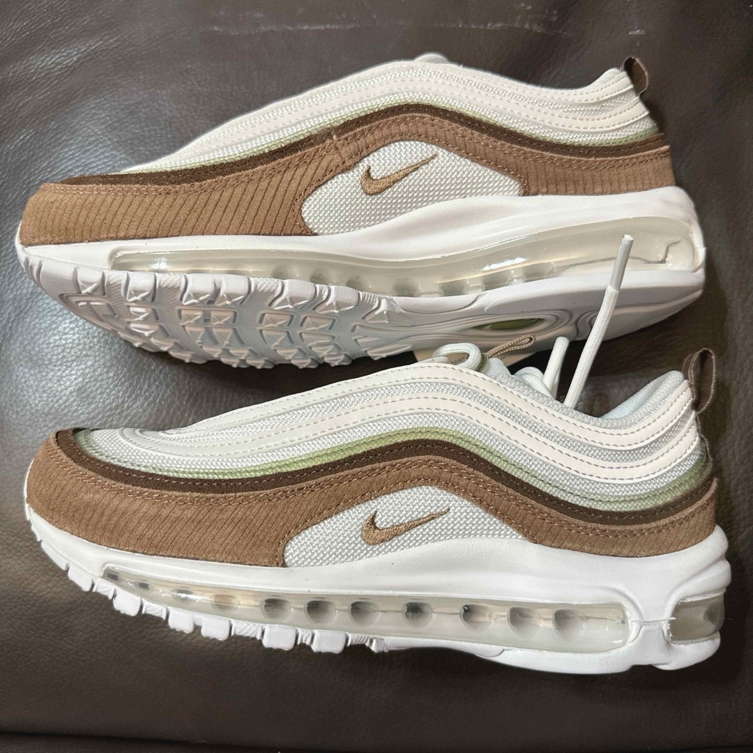 NIKE(ナイキ)のNIKE WMNS Air Max 97 SE 25cm  新品箱付き　匿名配送 レディースの靴/シューズ(スニーカー)の商品写真