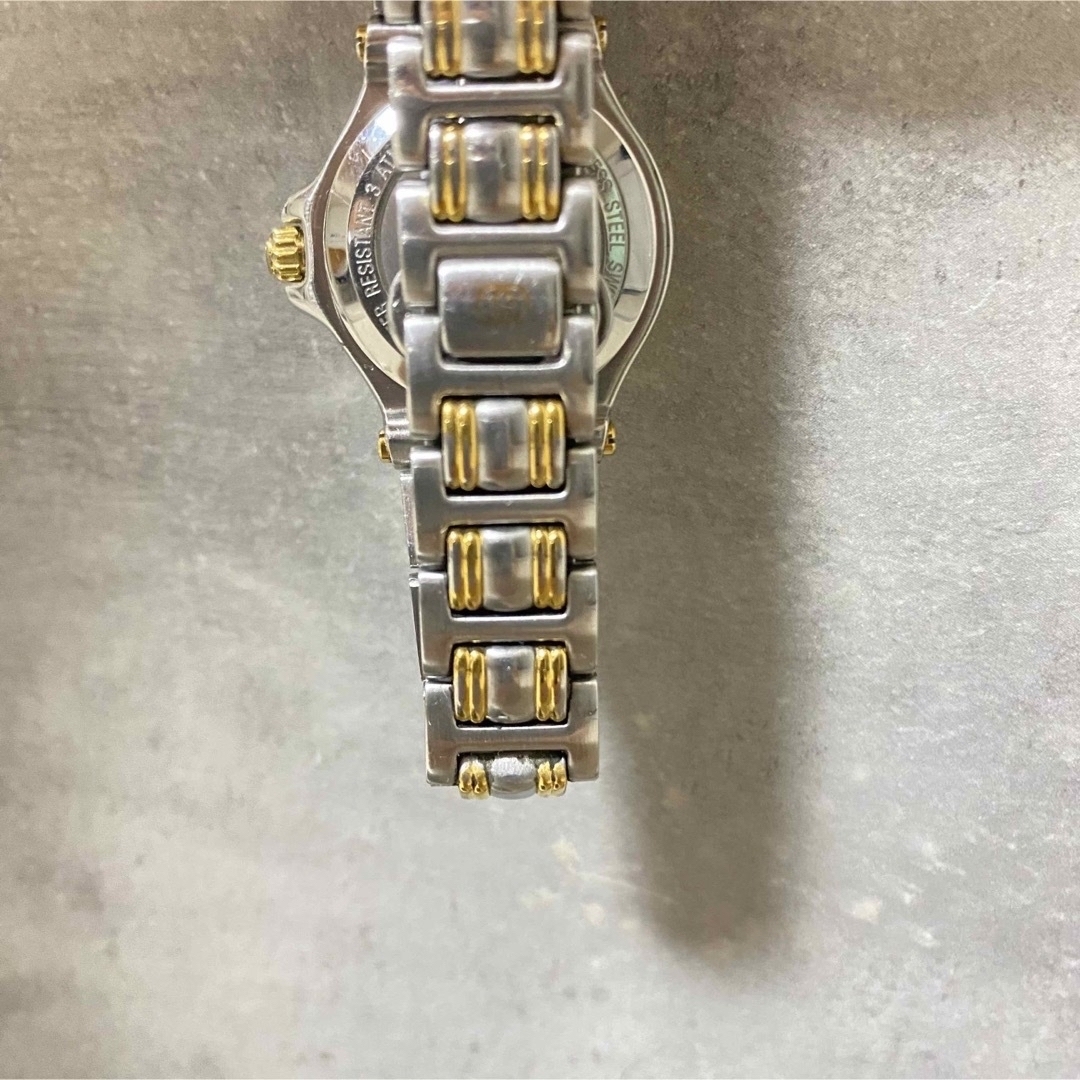 Gucci(グッチ)の週末価格　gucci  希少　廃盤　新品電池　デイト　9040L  腕時計　人気 レディースのファッション小物(腕時計)の商品写真
