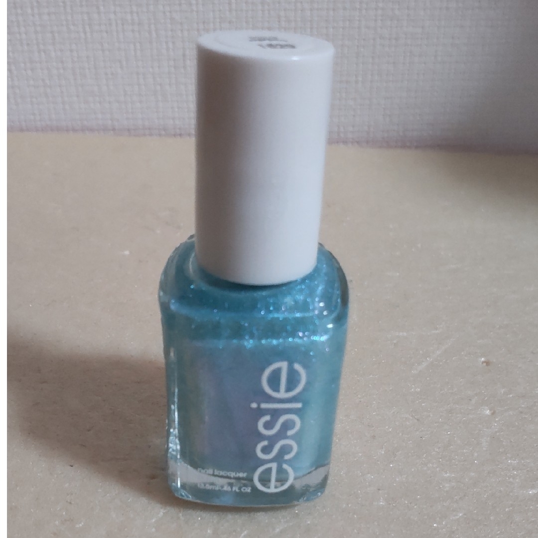 Essie(エッシー)の【used】エッシー　ネイルラッカー1629 コスメ/美容のネイル(マニキュア)の商品写真