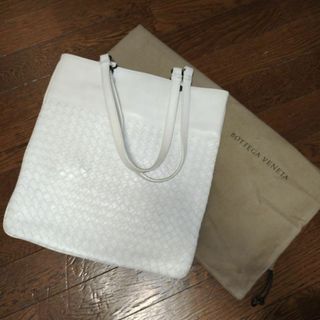 ボッテガヴェネタ(Bottega Veneta)の超美品　ボッテガヴェネタ　トートバッグ　イントレチャート　ラージサイズ　大容量(トートバッグ)