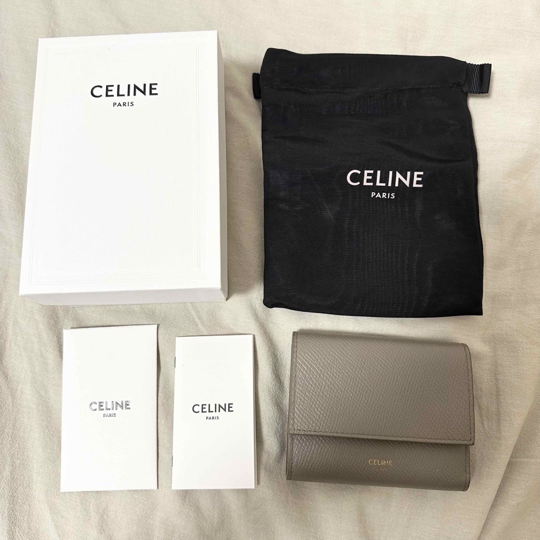 celine - 【美品】CELINE スモール トリフォールドウォレット ペブルの