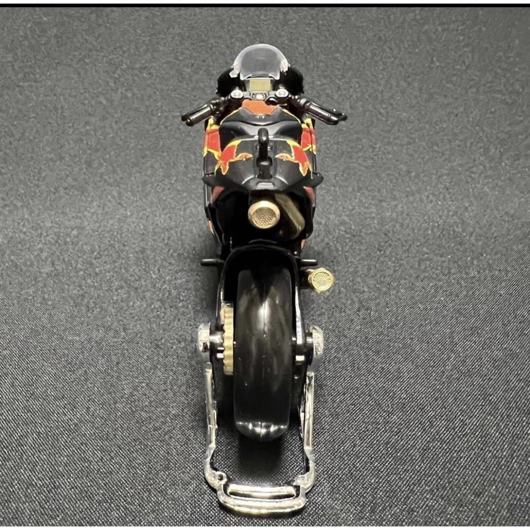 Maisto 製 1/18レッドブル・KTM・レーシングKTM RC16  エンタメ/ホビーのおもちゃ/ぬいぐるみ(ミニカー)の商品写真