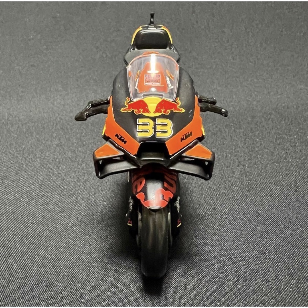 Maisto 製 1/18レッドブル・KTM・レーシングKTM RC16