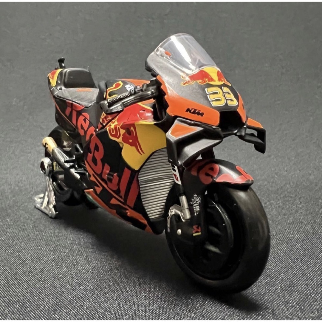 Maisto 製 1/18レッドブル・KTM・レーシングKTM RC16  エンタメ/ホビーのおもちゃ/ぬいぐるみ(ミニカー)の商品写真