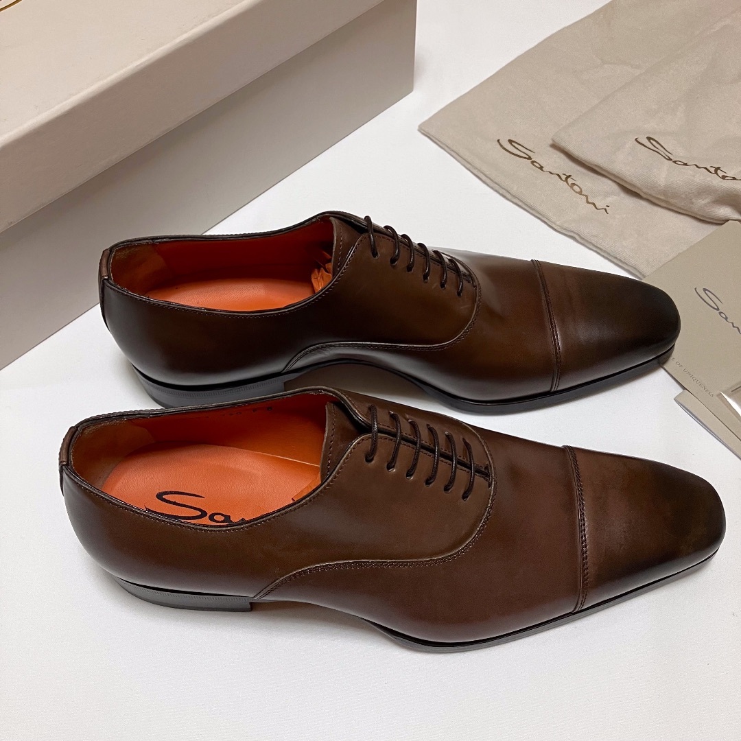 Santoni(サントーニ)の新品 UK6 santoni ストレートチップ 革靴 9914 メンズの靴/シューズ(ドレス/ビジネス)の商品写真