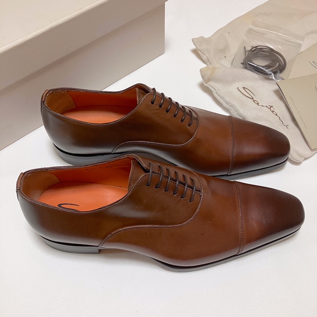 Santoni(サントーニ)の新品 UK5.5 santoni ストレートチップ 革靴 9904 メンズの靴/シューズ(ドレス/ビジネス)の商品写真