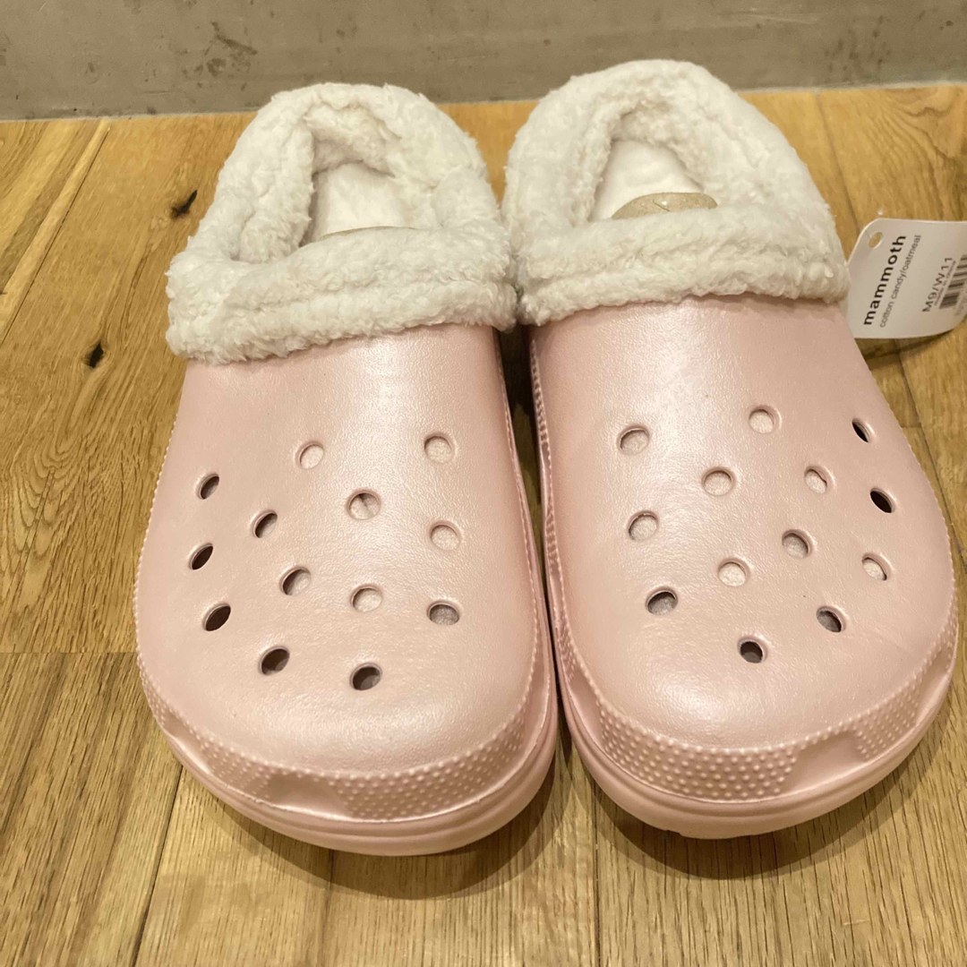 crocs(クロックス)の新品送料込み　クロックス　crocs マンモス　ピンク　27cm メンズの靴/シューズ(サンダル)の商品写真