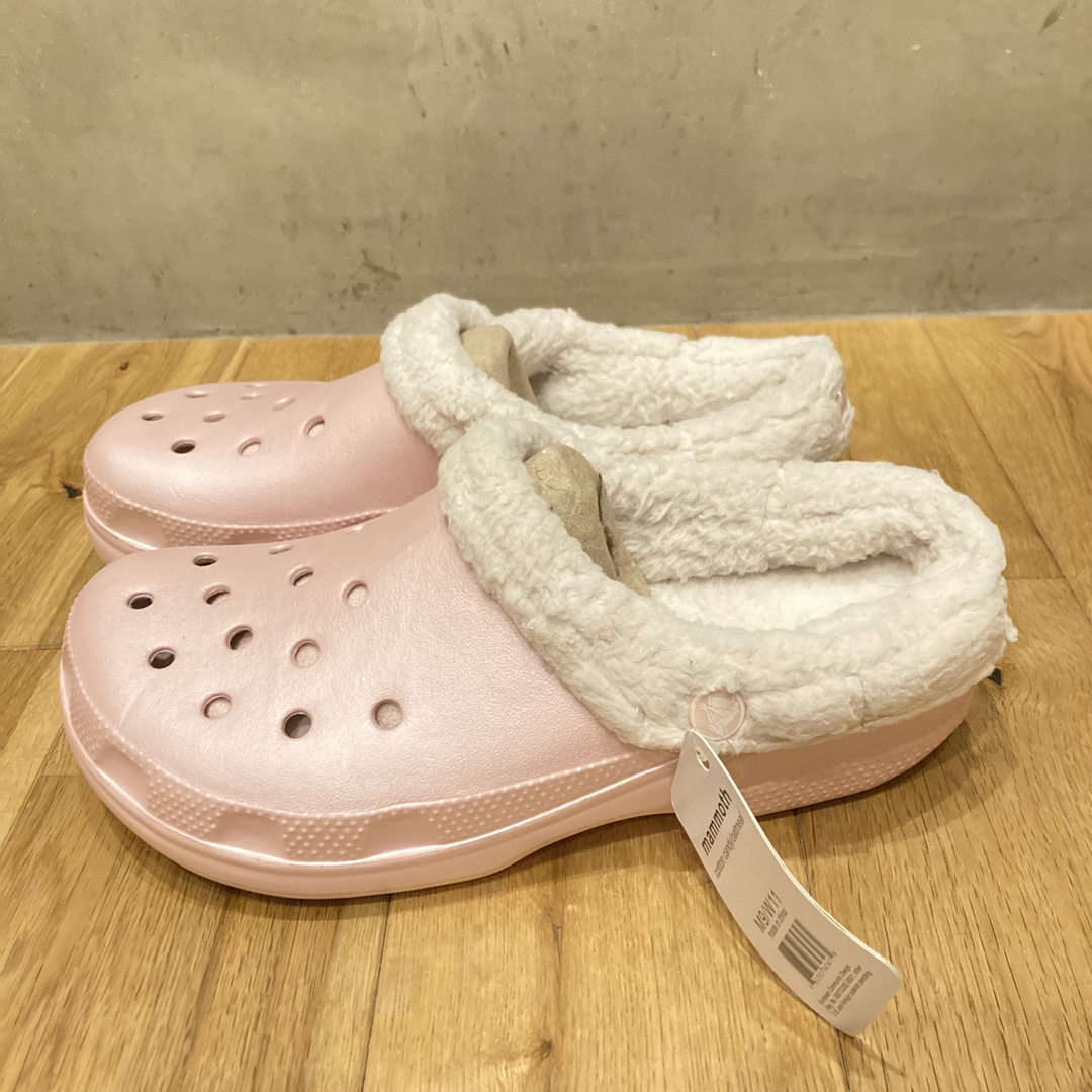 crocs(クロックス)の新品送料込み　クロックス　crocs マンモス　ピンク　27cm メンズの靴/シューズ(サンダル)の商品写真