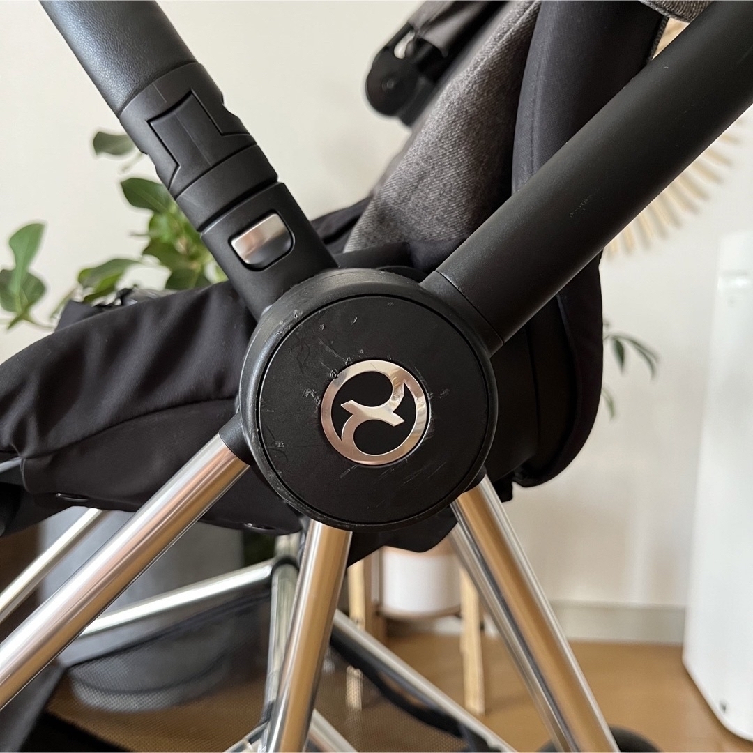 cybex(サイベックス)の今だけ価格cybex サイベックス　ミオス　マンハッタングレー　 キッズ/ベビー/マタニティの外出/移動用品(ベビーカー/バギー)の商品写真