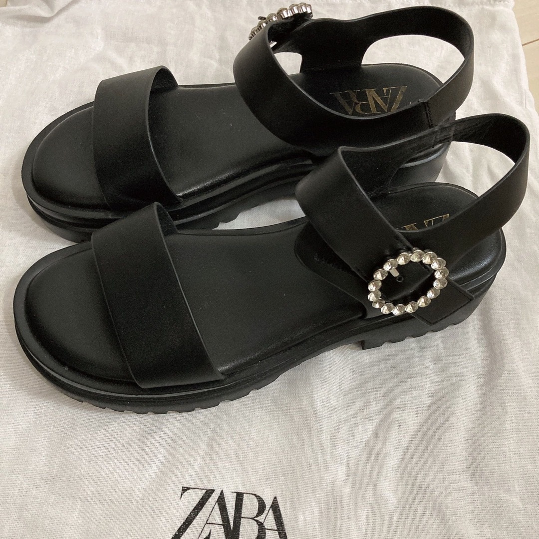 【美品】ZARA ビーズ＆トラックソール　フラットサンダル