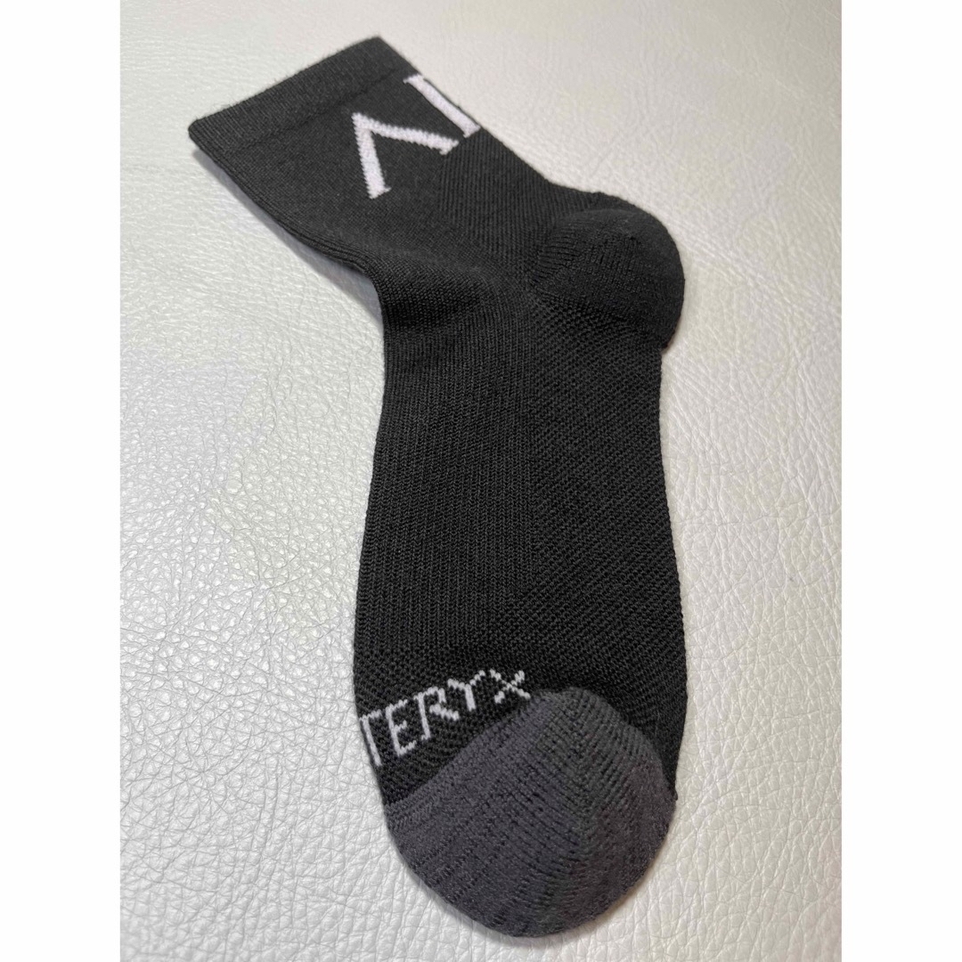 ARC'TERYX(アークテリクス)のアークテリク　レディース　メリノウール軽量 1/4 クルーソックス　黒　1足 レディースのレッグウェア(ソックス)の商品写真