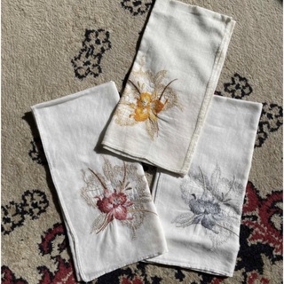 花モチーフ刺繍　ハンカチ　3枚セット　花柄　刺しゅう入り　白　ホワイト(ハンカチ)