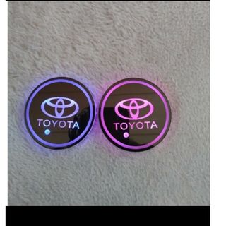 トヨタ(トヨタ)の【美品】TOYOTAドリンクコースター　LED(車内アクセサリ)